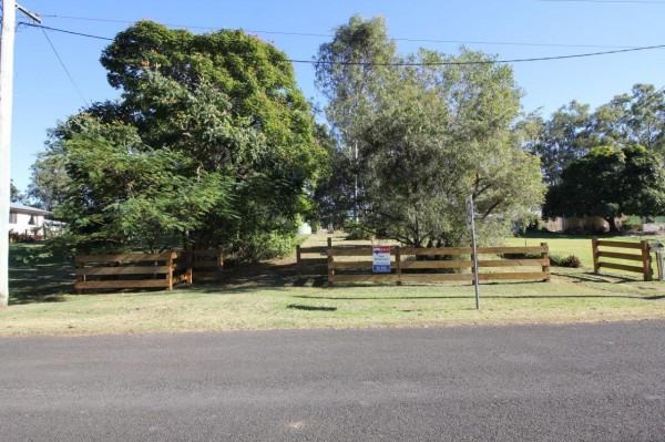 Property in Lowmead - O/A $190,000