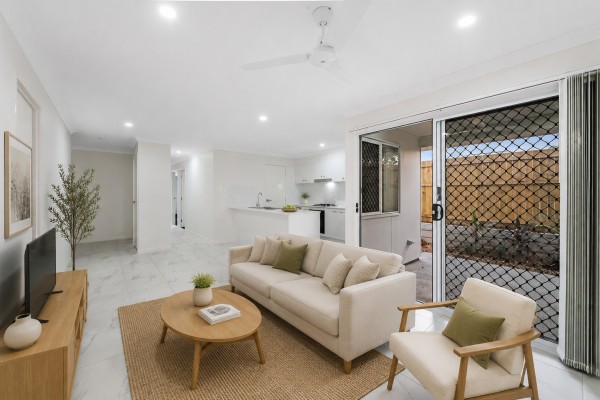 16/25 Maywood Street, Loganlea, Loganlea - Image 1
