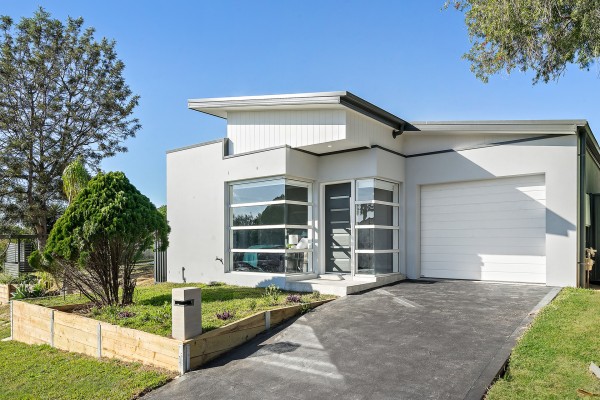 1 Bax Glen, St Clair - Thumbnail 7
