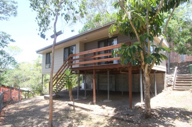 Charming Three Bedroom Home - Walk To Nambour Hospitals