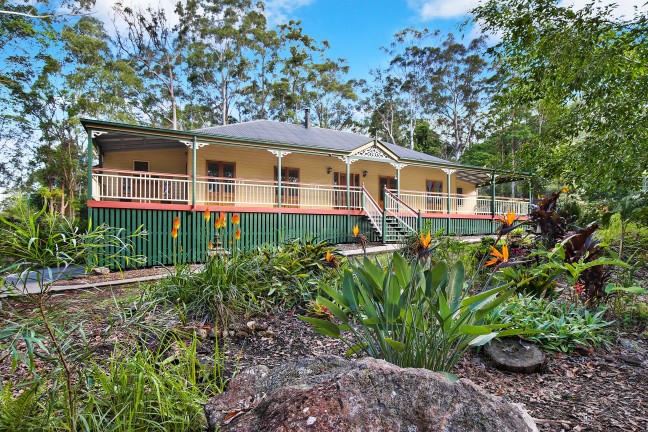 QUEENSLANDER HOME - SECLUDED ON ONE AND A HALF ACRES