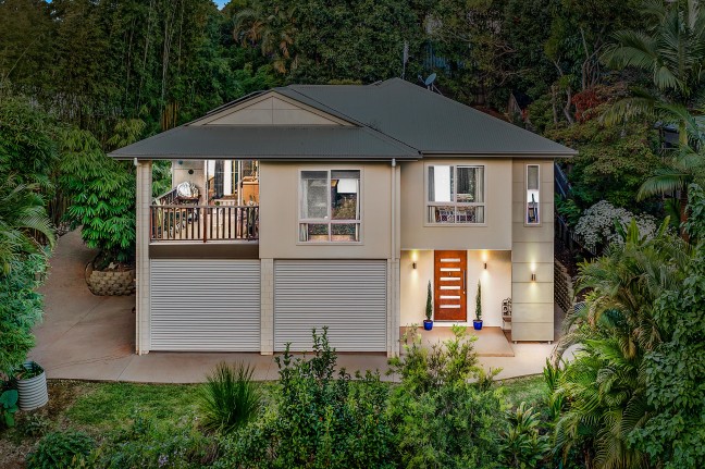 Coveted Leafy Enclave, Family-Friendly Design!