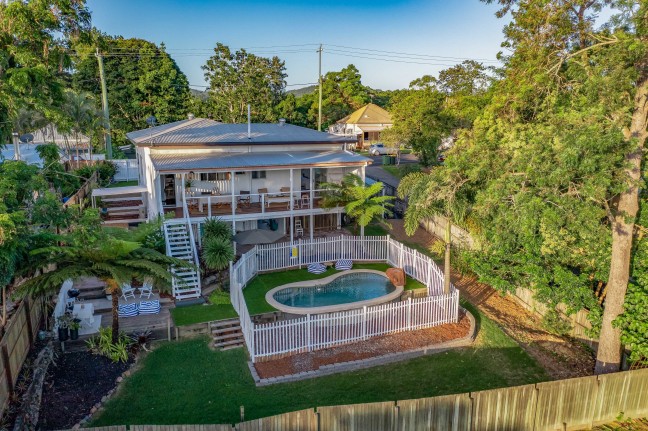 BEAUTIFULLY RENOVATED QUEENSLANDER