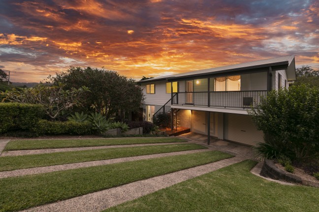 Lovely Dual Living Home With Rural Views!