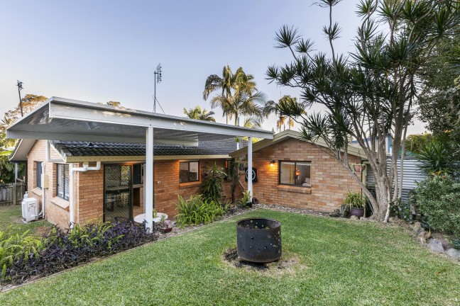 Delightful Family Home Celebrating Idyllic Coastal Location