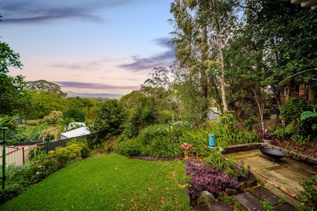 Charming family home with 180-degree hinterland views