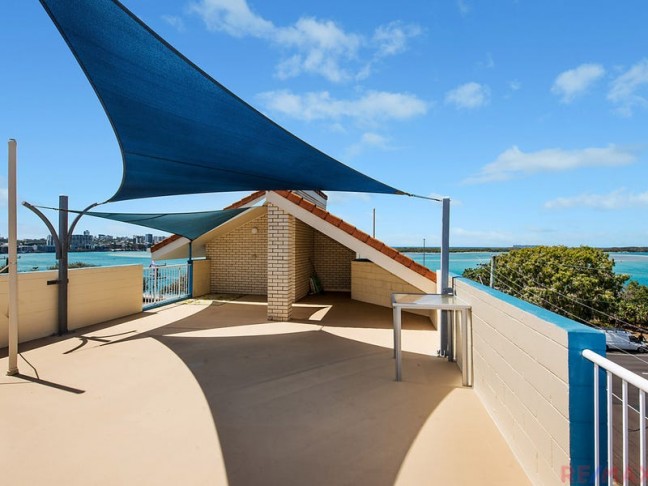 EXCLUSIVE ROOFTOP TERRACE WITH MILLION DOLLAR VIEWS!