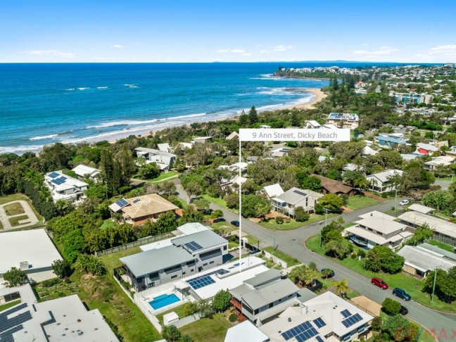 The Beach House! Fall Asleep to the Sound of the Waves!