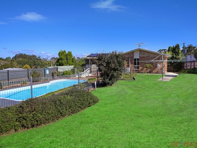 PEACEFUL FAMILY HAVEN! 2,080m2 Block, Shed & Pool!