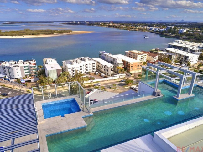 SECURE UNIT LIVING IN CENTRAL CALOUNDRA