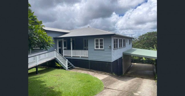 Incredible Flaxton Character Home With Views!