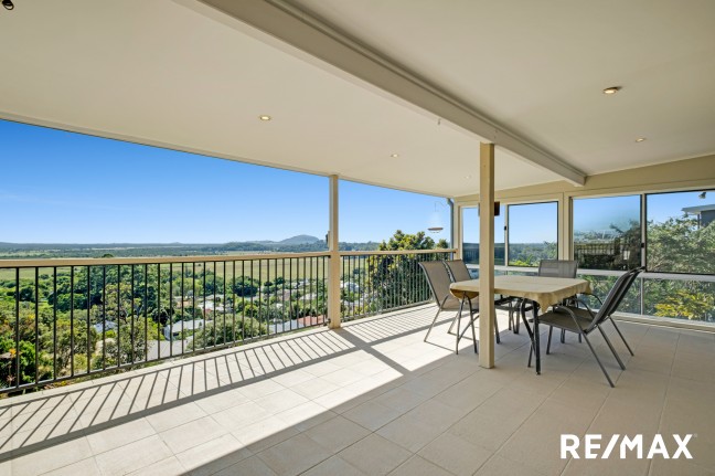 Breathtaking Views, Endless Potential - A Sunshine Coast Retreat