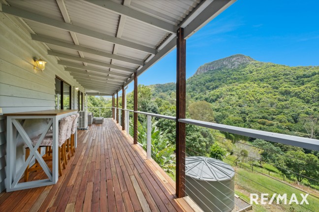 Beautiful Character Home In Gorgeous Maroochy River