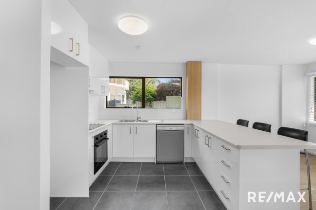 FULLY RENOVATED GROUND-FLOOR GEM IN KINGS BEACH