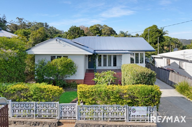 Charming 1960's Residence & Business Combo