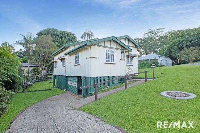 Character Home - Renovator's Dream in Palmwoods