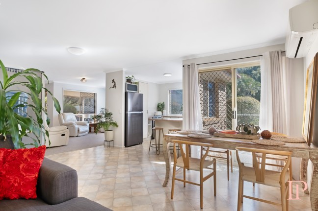 Palmwoods Delight: Dual Side Access, Park Precinct.