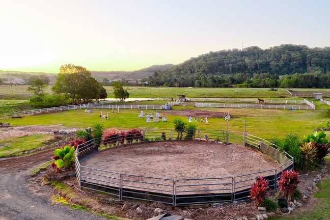 Equestrian Infrastructure. Usable Acreage. Minutes to Town