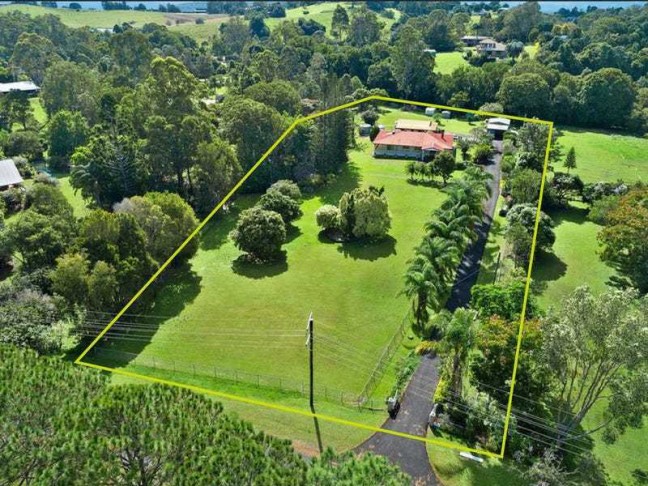 Idyllic Acreage Living with Boundless Potential in Tightly-Held Kureelpa