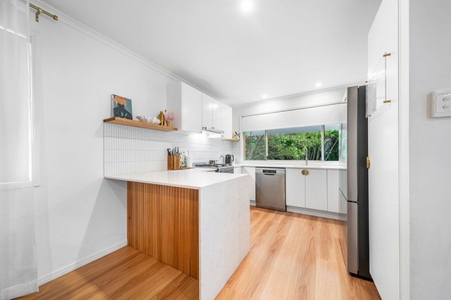Tranquil Living with Studio Space and Modern Comforts in Woombye