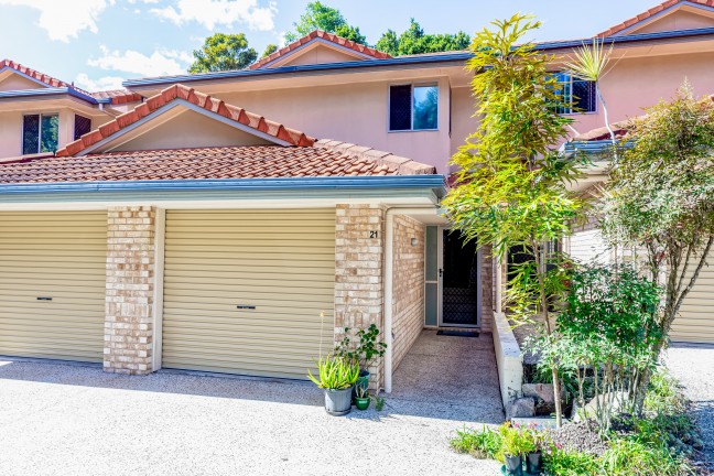 Easy Living in a Sought-After Complex