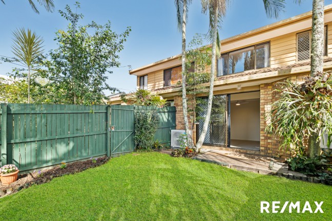 Entry Level Opportunity, Huge Courtyard!