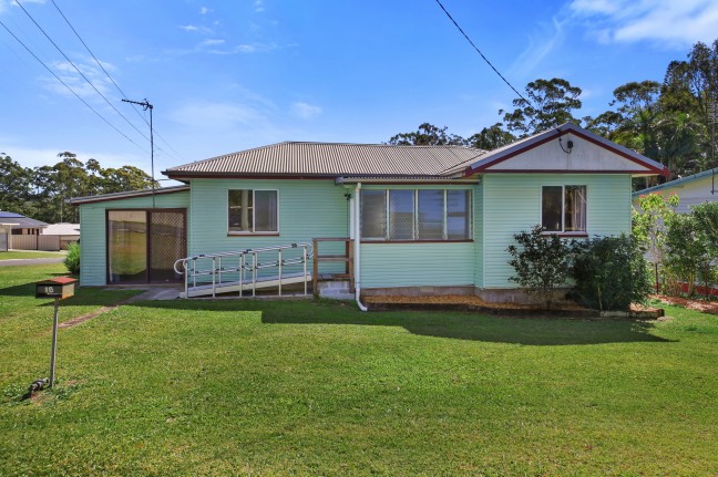 Two bedroom, two living areas or three bedroom, one living area home with huge shed/mancave.
