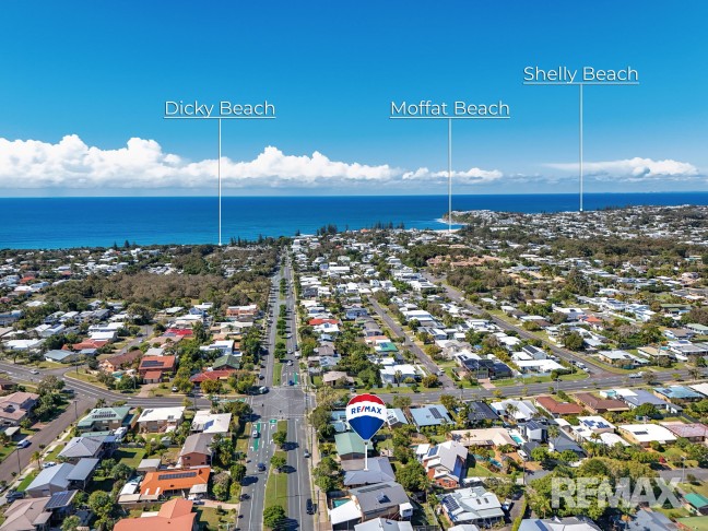 VERSATILE LOWSET HOME NEAR THE BEACH
