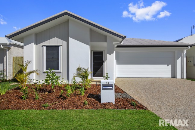 Brand New 4 bedroom home with ducted air conditioning and multiple living areas.