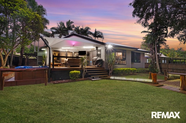 Resort-Style Entertaining in a Private Palmwoods Sanctuary