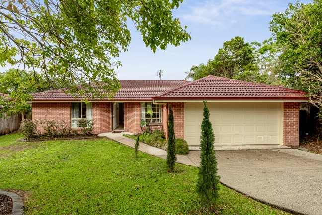 Peaceful Cul-de-Sac Living with Stunning Rural Outlook