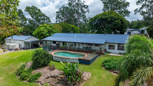 Outstanding Family Home With Shed, Pool & More!