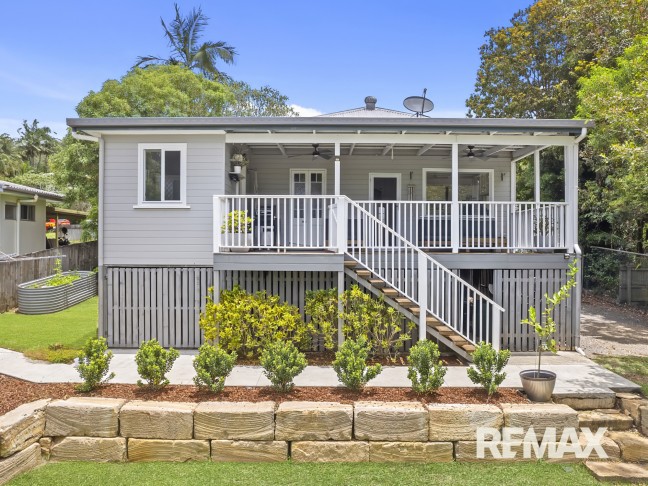 Charming Circa-1935 Queenslander with Dual Living Potential