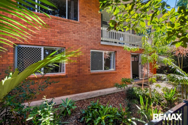 Private Two-Bedroom Unit in Boutique Complex of Four