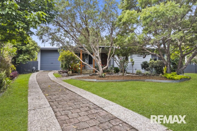 Privacy & Charm on ¼ Acre + Side Access