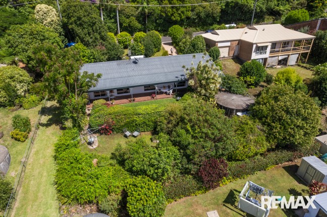 Private, Leafy & Lovingly Kept - A True Mapleton Retreat