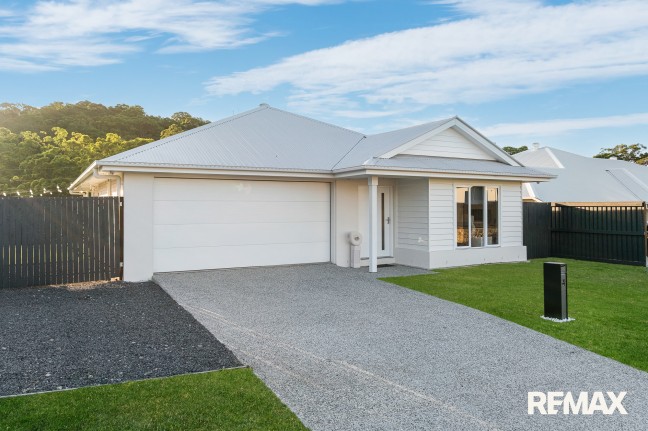 Near-New Luxury on 1,001m2 | 5m Side Access | Solar + Battery | End-of-Cul-De-Sac Privacy