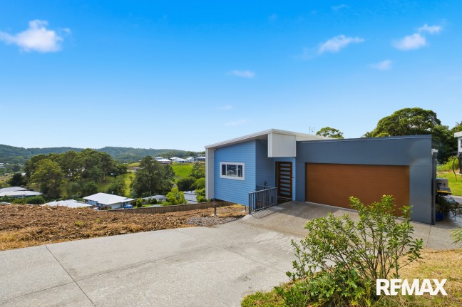 Modern Hinterland Living with Incredible Views