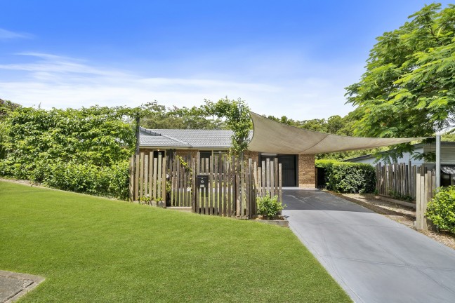 Flexible 5-Bedroom Investment or Low-Maintenance Home