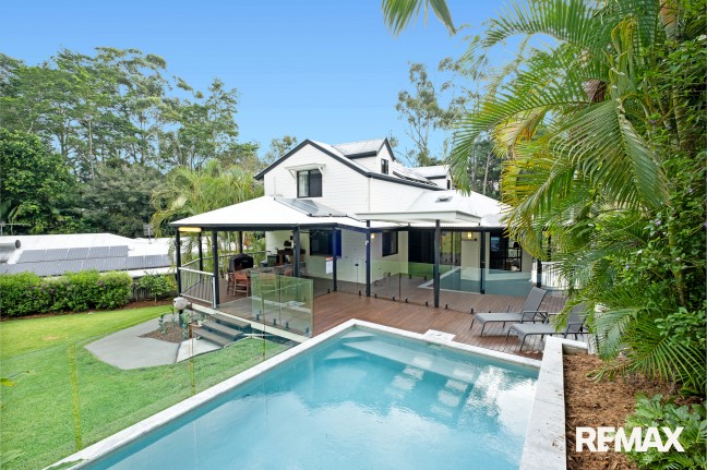 Private Hinterland Living with Entertainer's Soul