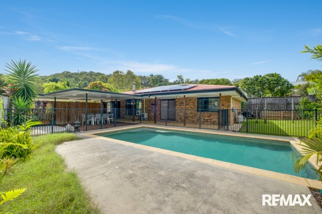 Family Perfection: Pool Parties, BBQ, Good Times!