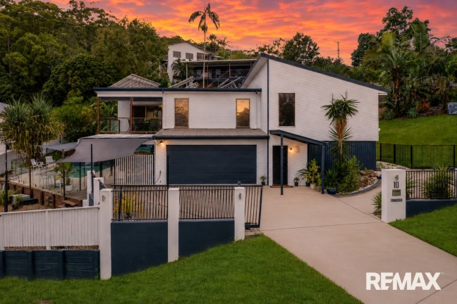 Elevated Living, Poolside Entertaining, and Space on 1,094sqm