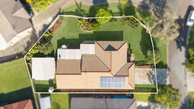 LARGE HOME ON 727M² BLOCK WITH SIDE ACCESS