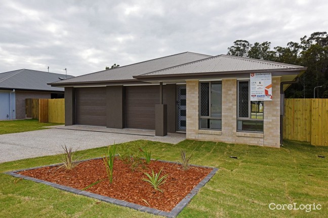 Modern 3 Bedroom home/duplex in Lovely Yandina.