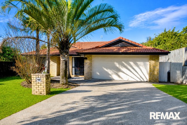 Spacious Single-Level Living Close to Schools and Hospitals