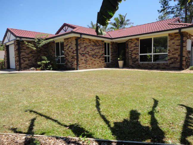 COMFORTABLE HOME IN YANDINA