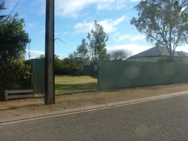 Size! Price! Location!