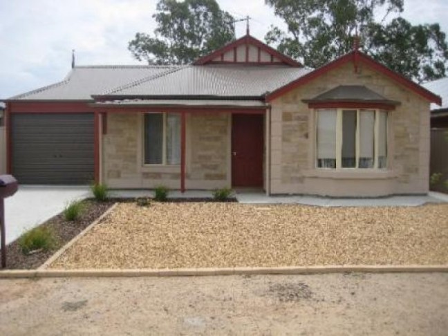 Low Maintenance, Great Location!