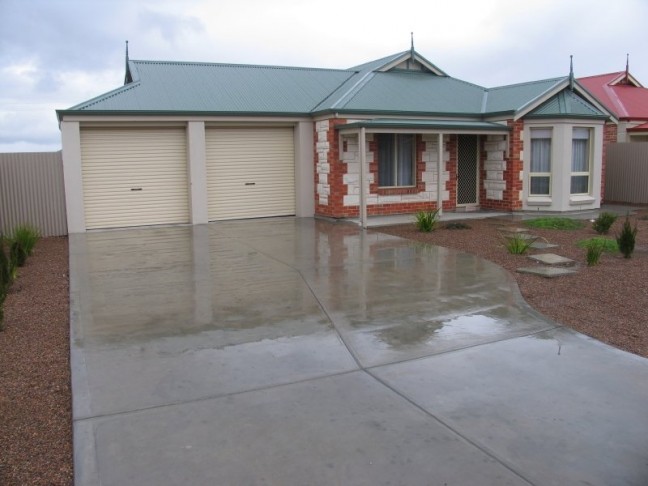 Low Maintenance 4 Bedroom Home! *APPLICATIONS CLOSED*