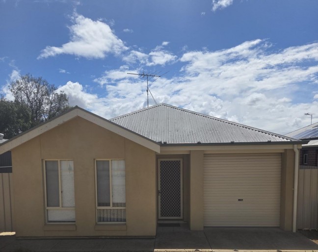 Enclosed Low Maintenance Home! ~APPLICATIONS CLOSED~